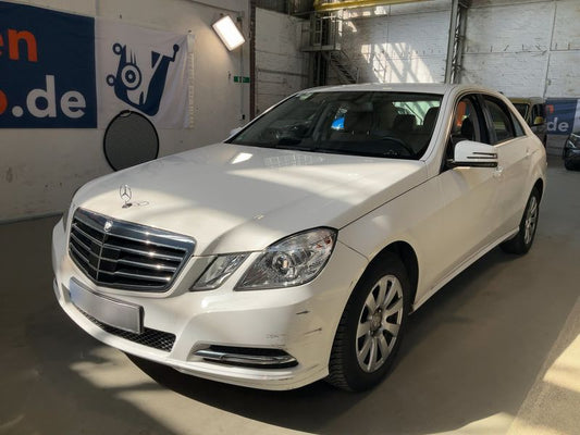 Mercedes-Benz E-Klasse E 200 CGI BlueEfficiency 2012 – снимка 1