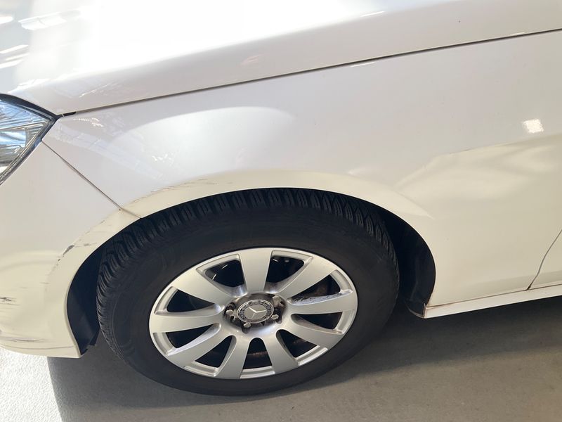 Mercedes-Benz E-Klasse E 200 CGI BlueEfficiency 2012 – снимка 27