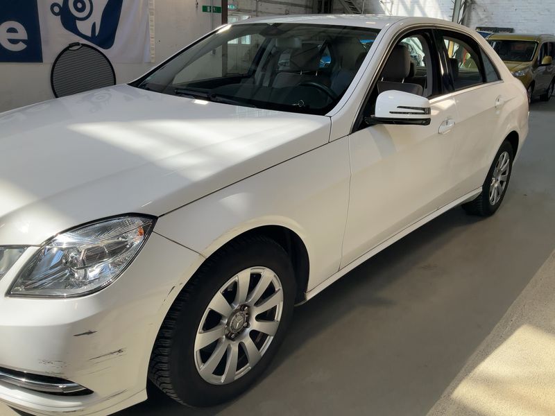 Mercedes-Benz E-Klasse E 200 CGI BlueEfficiency 2012 – снимка 2
