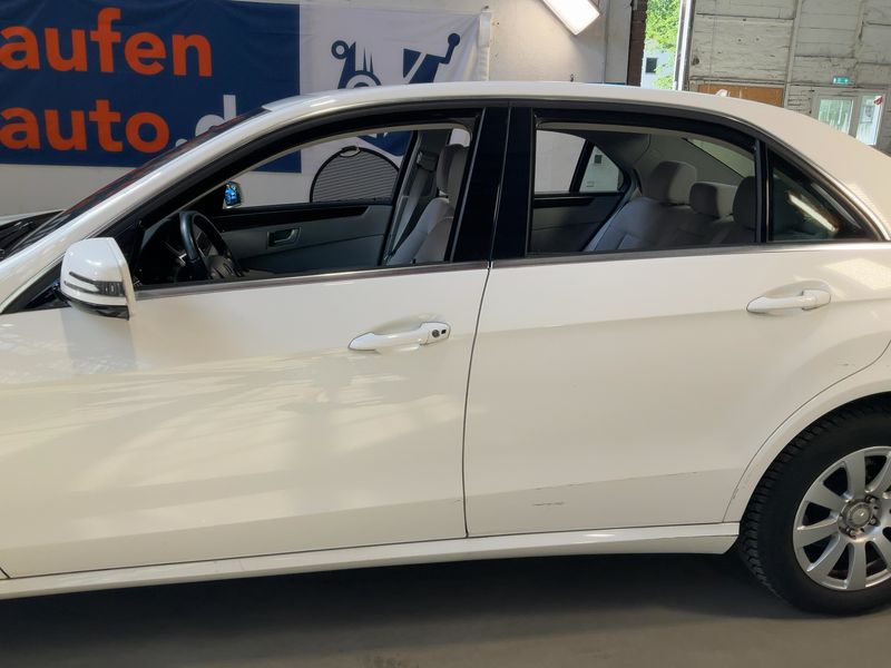 Mercedes-Benz E-Klasse E 200 CGI BlueEfficiency 2012 – снимка 4