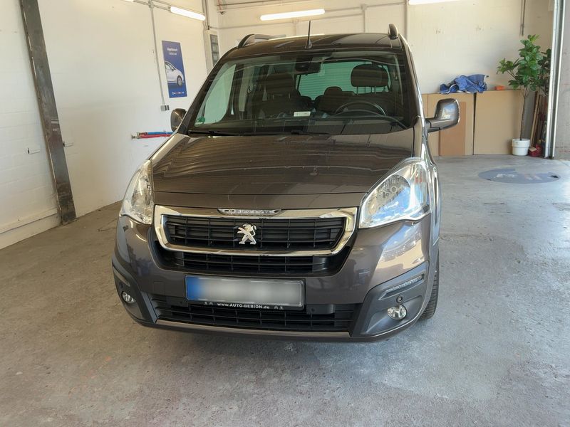 Peugeot Partner 1.6 Blue-HDi Allure 2015 – снимка 9
