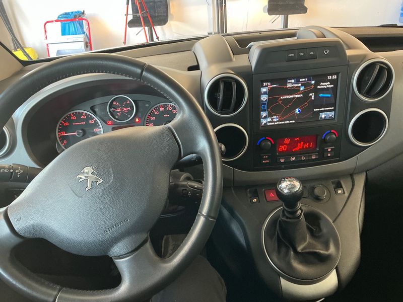 Peugeot Partner 1.6 Blue-HDi Allure 2015 – снимка 12
