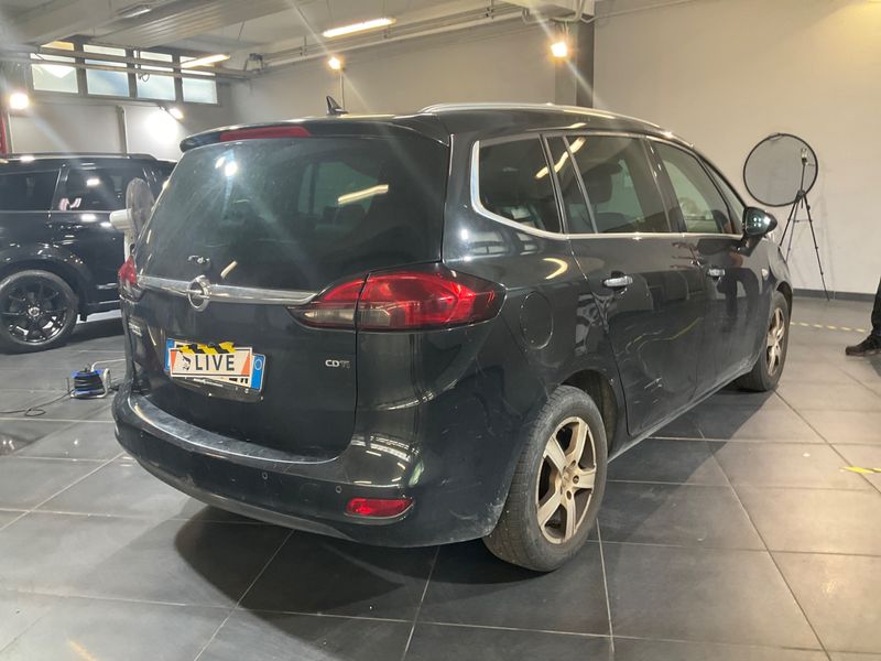 Opel Zafira Tourer 2.0 CDTI Cosmo 2011 – снимка 2