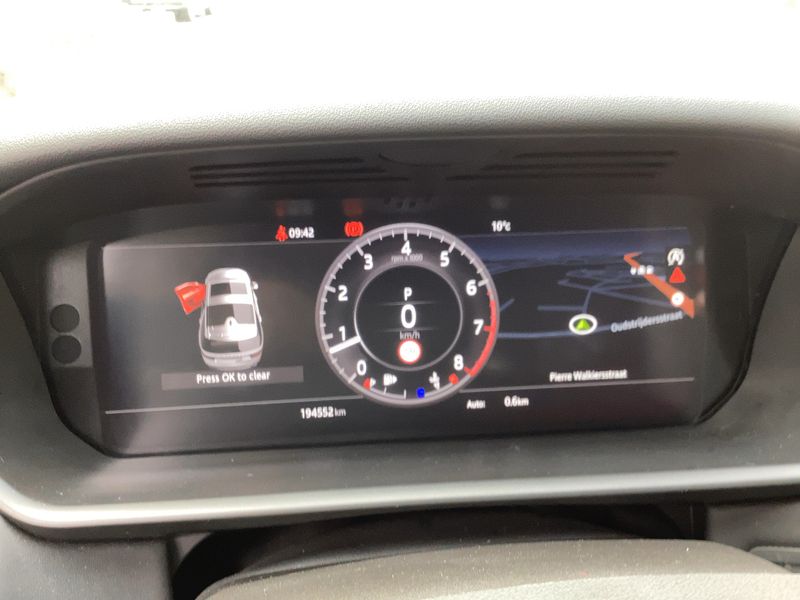 Land Rover Discovery 5 2.0 Si4 TwinTurbo HSE 2021 – снимка 18