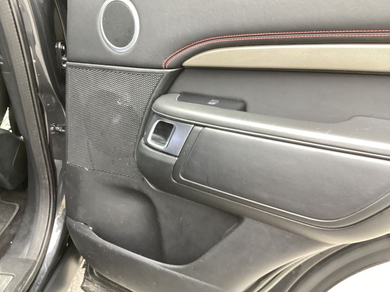 Land Rover Discovery 5 2.0 Si4 TwinTurbo HSE 2021 – снимка 35