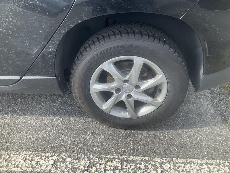 Peugeot 2008 1.2 PureTech Active 2017 – снимка 5