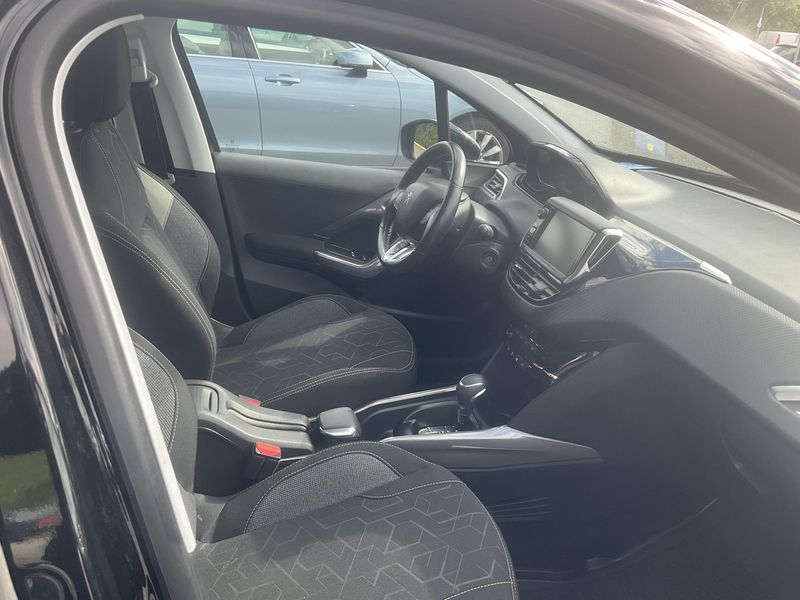 Peugeot 2008 1.2 PureTech Active 2017 – снимка 16