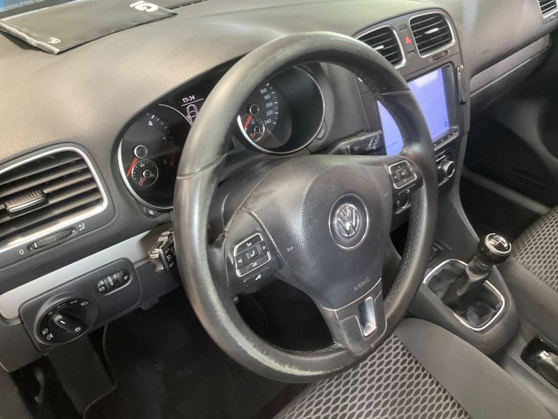 Volkswagen Golf VI 1.6 TDI Advance BlueMotion Tech 2010 – снимка 28