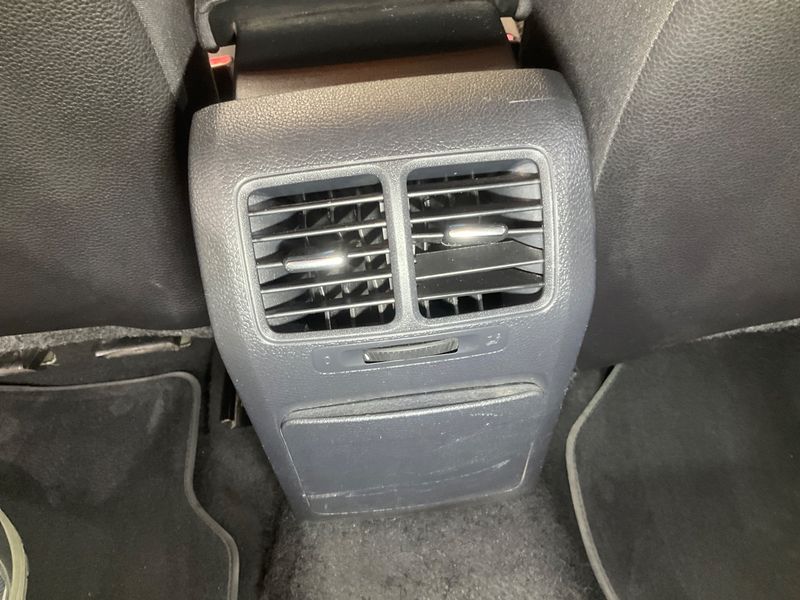 Volkswagen Golf VI 1.6 TDI Advance BlueMotion Tech 2010 – снимка 31