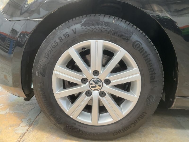Volkswagen Golf VI 1.6 TDI Advance BlueMotion Tech 2010 – снимка 3
