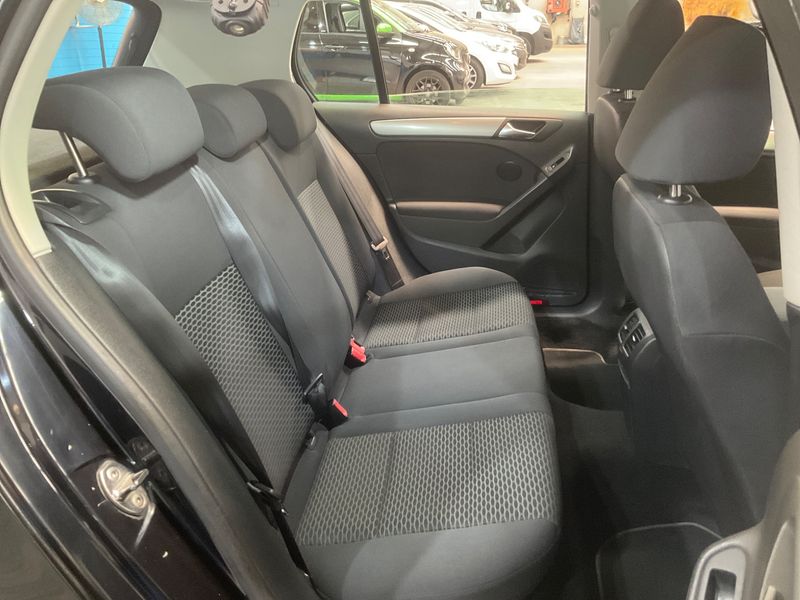 Volkswagen Golf VI 1.6 TDI Advance BlueMotion Tech 2010 – снимка 14