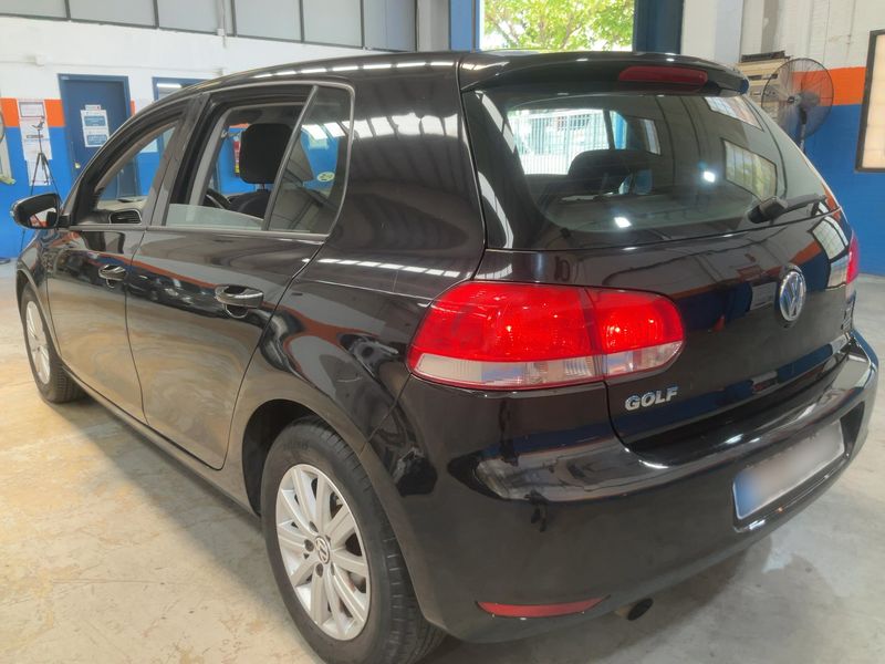 Volkswagen Golf VI 1.6 TDI Advance BlueMotion Tech 2010 – снимка 6