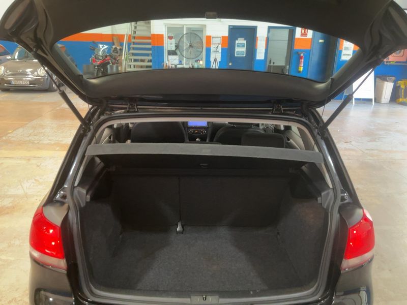 Volkswagen Golf VI 1.6 TDI Advance BlueMotion Tech 2010 – снимка 15