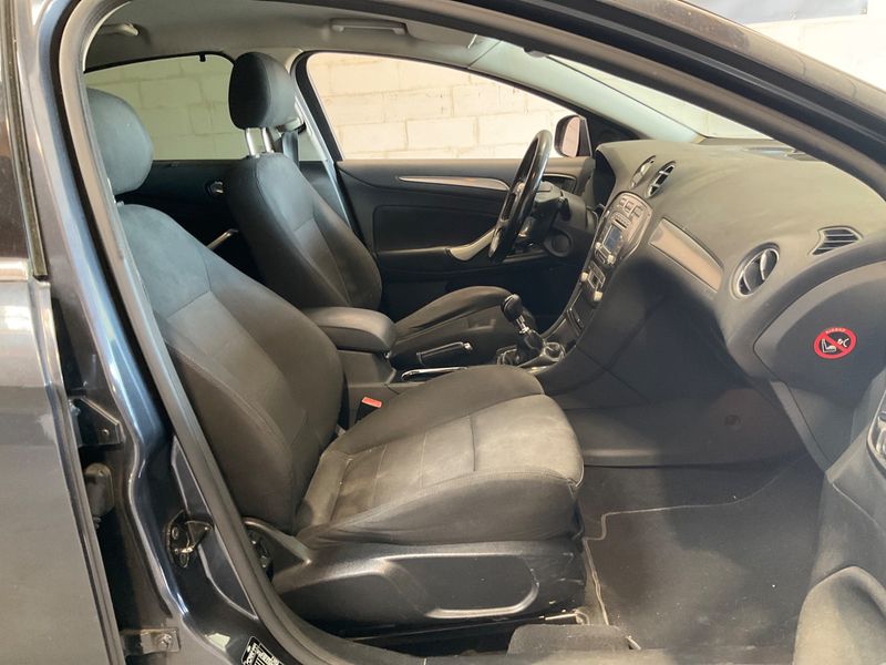 Ford Mondeo 2.0 TDCi Titanium 2010 – снимка 3