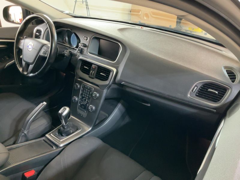 Volvo V40 1.6 D2 You! 2014 – снимка 17