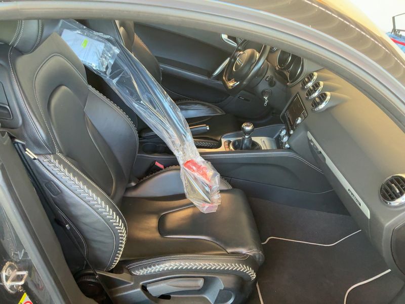 Audi TTS 2.0 TFSI quattro Coupe 2011 – снимка 16