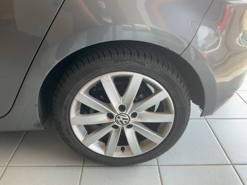 Volkswagen Golf VI 1.6 TDI Highline 2010 – снимка 17