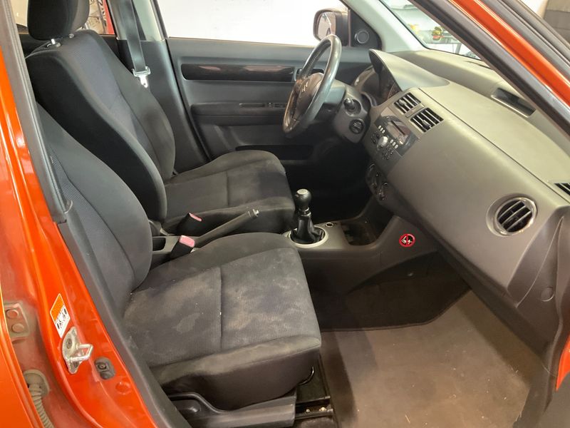 Suzuki Swift 1.3 GLX 4x4 5 portes 2006 – снимка 3