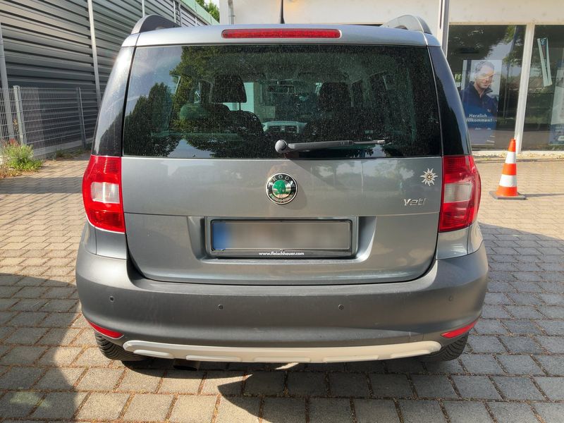 Skoda Yeti 1.2 TSI Ambition Plus Edition 2013 – снимка 7