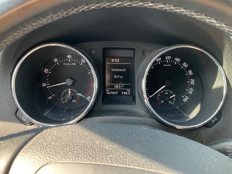 Skoda Yeti 1.2 TSI Ambition Plus Edition 2013 – снимка 18