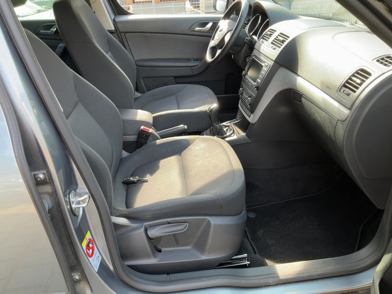 Skoda Yeti 1.2 TSI Ambition Plus Edition 2013 – снимка 16