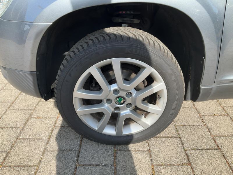 Skoda Yeti 1.2 TSI Ambition Plus Edition 2013 – снимка 3
