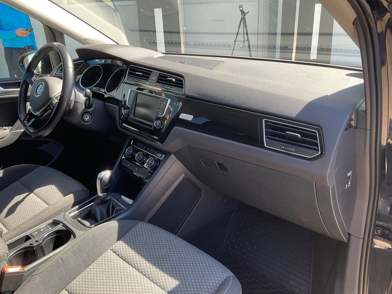Volkswagen Touran 1.6 TDI Comfortline BlueMotion Tech 2016 – снимка 31