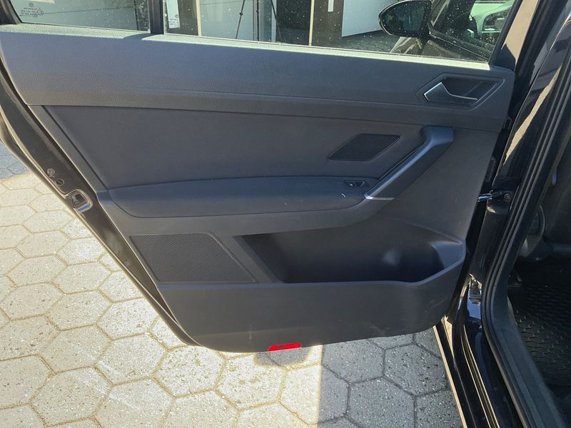 Volkswagen Touran 1.6 TDI Comfortline BlueMotion Tech 2016 – снимка 24