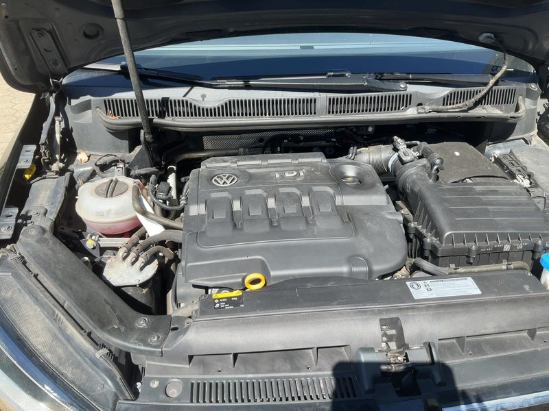 Volkswagen Touran 1.6 TDI Comfortline BlueMotion Tech 2016 – снимка 33