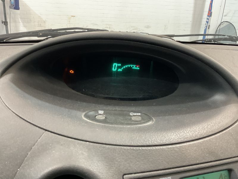Toyota Yaris 1.3 VVT-i 2004 – снимка 4