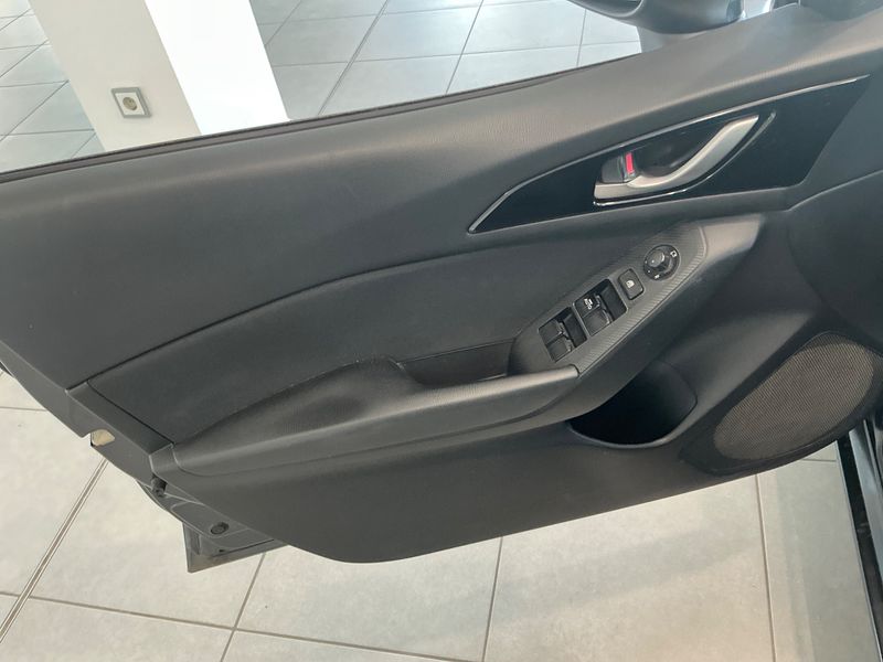 Mazda 3 2.0 Center-Line 2014 – снимка 40