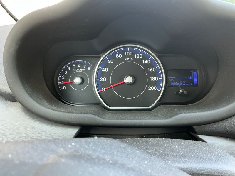 Hyundai i10 1.1 UEFA Euro 2012 Edition 2012 – снимка 4