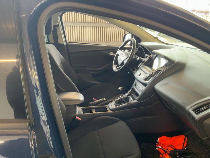 Ford Focus 1.5 TDCi Business 2017 – снимка 17