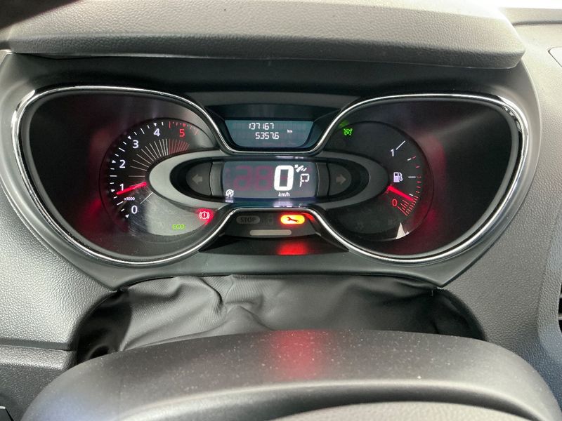 Renault Captur 1.5 dCi Energy Intens 2017 – снимка 19
