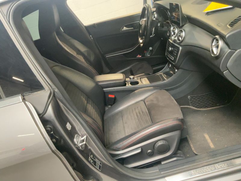 Mercedes-Benz CLA-Klasse CLA 200 d AMG Line 2019 – снимка 16