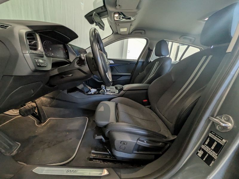 BMW 1er 118i Sport Line 2022 – снимка 5