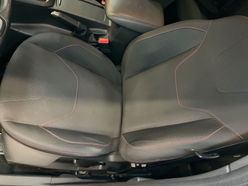 Ford Focus 1.5 EcoBoost ST-Line 2018 – снимка 32