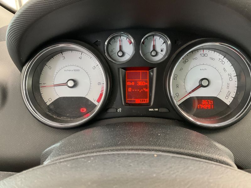 Peugeot 308 1.6 Allure 2011 – снимка 4