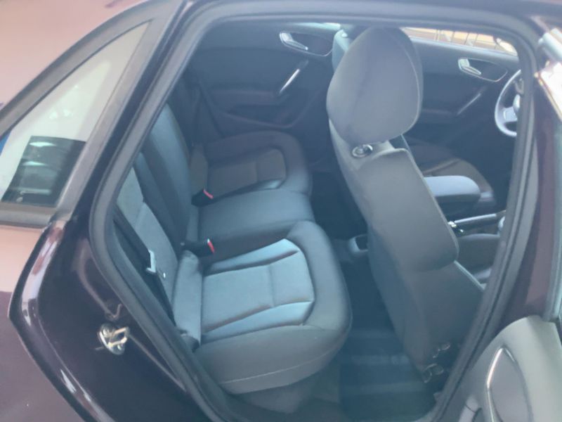 Audi A1 Sportback 1.6 TDI Ambition 2012 – снимка 20