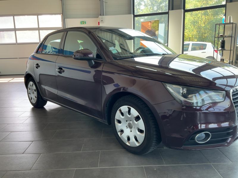 Audi A1 Sportback 1.6 TDI Ambition 2012 – снимка 12
