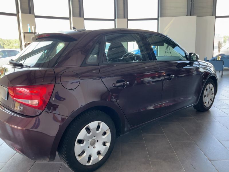 Audi A1 Sportback 1.6 TDI Ambition 2012 – снимка 8