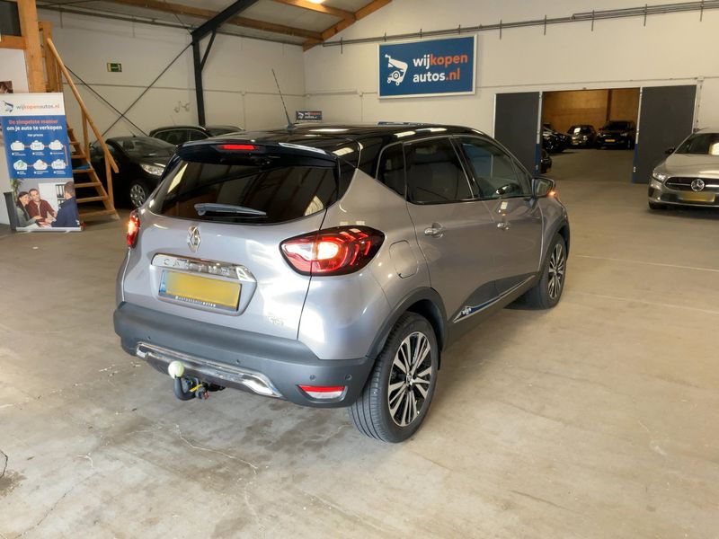 Renault Captur 1.2 TCe Initiale Paris 2017 – снимка 8