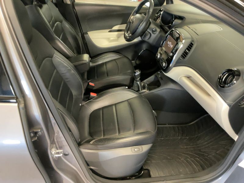 Renault Captur 1.2 TCe Initiale Paris 2017 – снимка 16