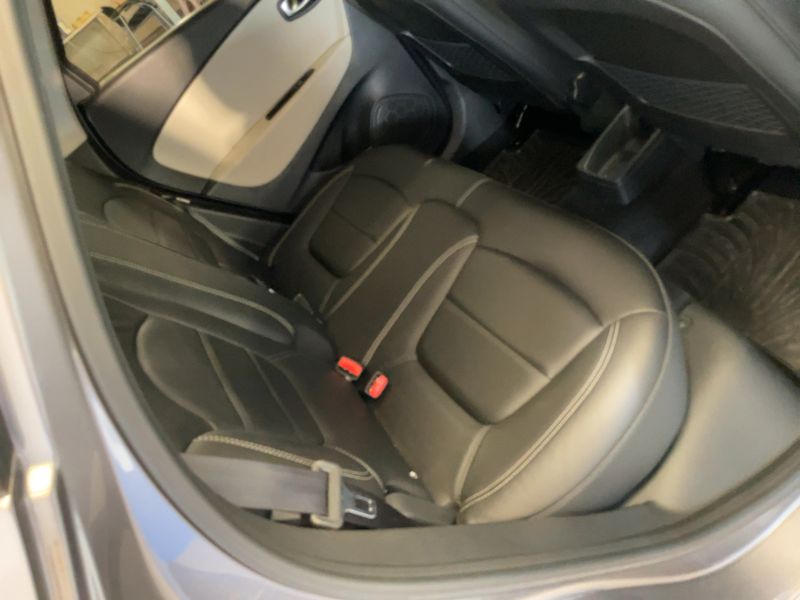Renault Captur 1.2 TCe Initiale Paris 2017 – снимка 19