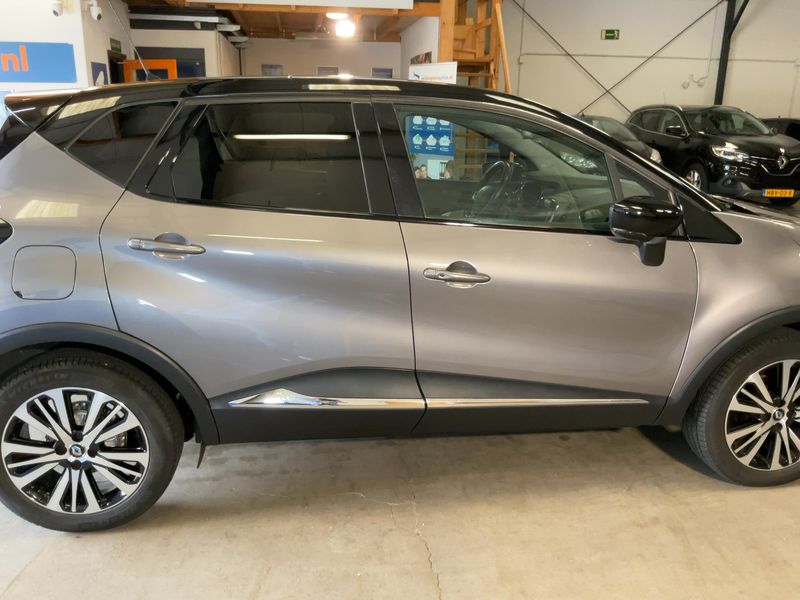 Renault Captur 1.2 TCe Initiale Paris 2017 – снимка 10