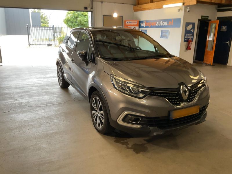 Renault Captur 1.2 TCe Initiale Paris 2017 – снимка 12