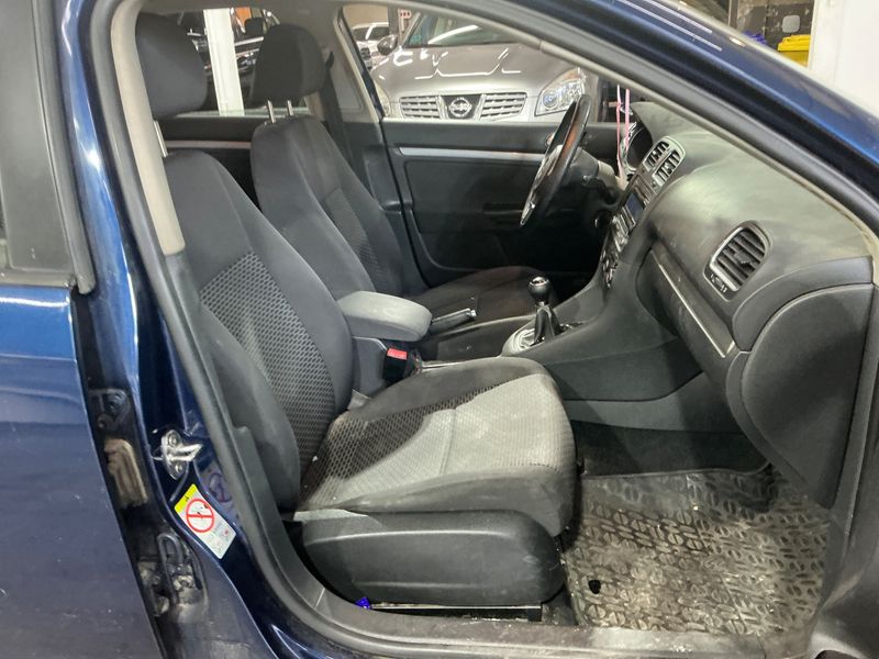 Volkswagen Golf VI 1.6 TDI Advance 2011 – снимка 3