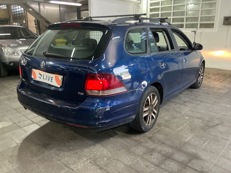 Volkswagen Golf VI 1.6 TDI Advance 2011 – снимка 2