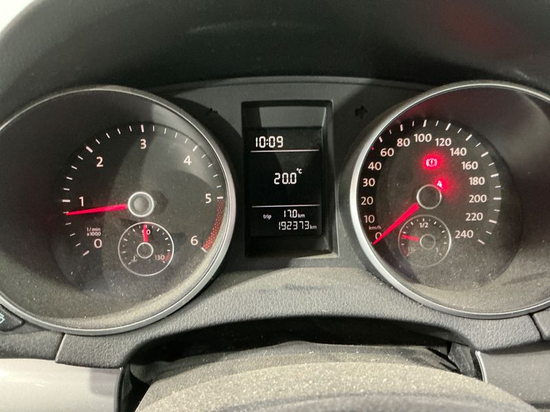 Volkswagen Golf VI 1.6 TDI Advance 2011 – снимка 4