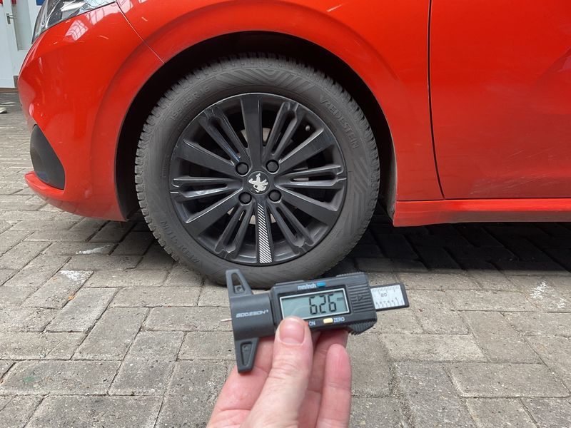 Peugeot 208 1.6 Blue-HDi Allure 2016 – снимка 3